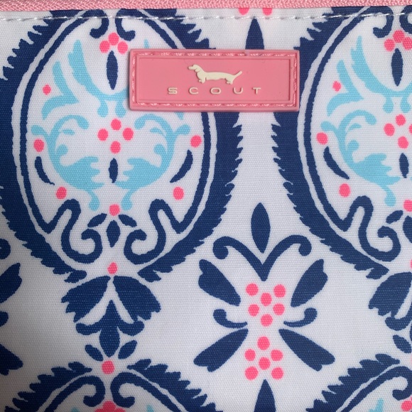 Scout Kate Wristlet - Picture 2 of 4